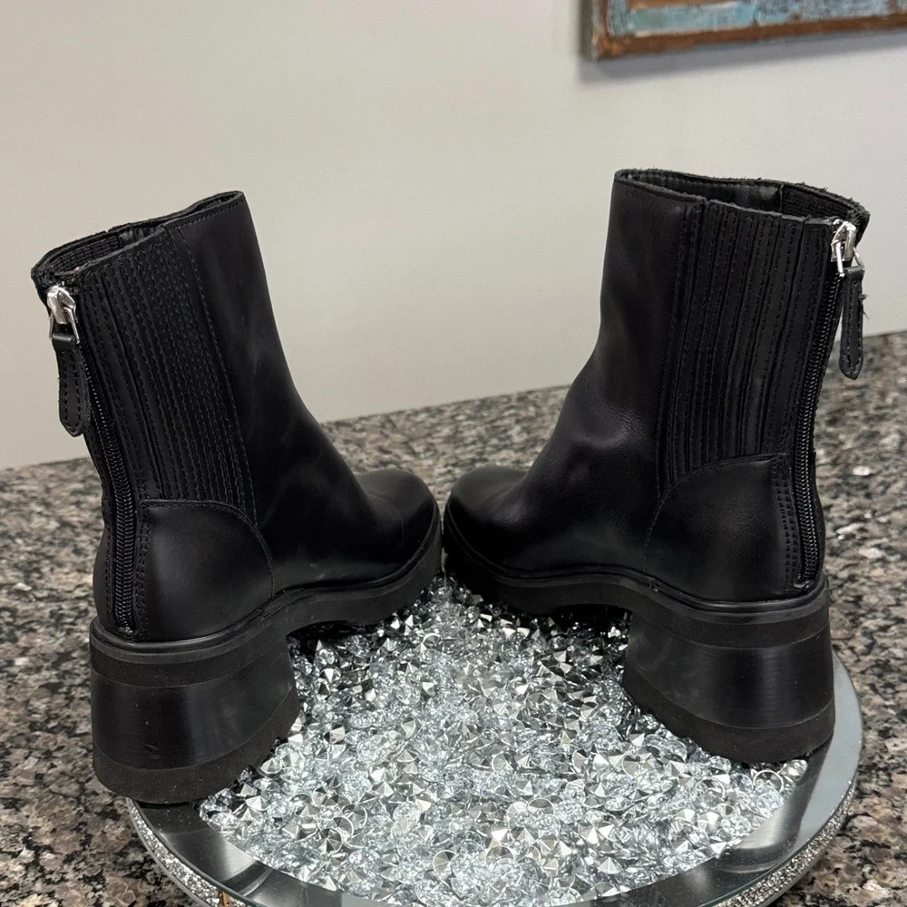 Dolce Vita Black Ankle Boots NEW 8